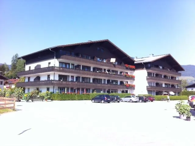Modern Living Traditional Style Apartament