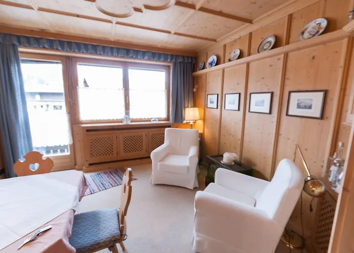 Modern Living Traditional Style Apartament *